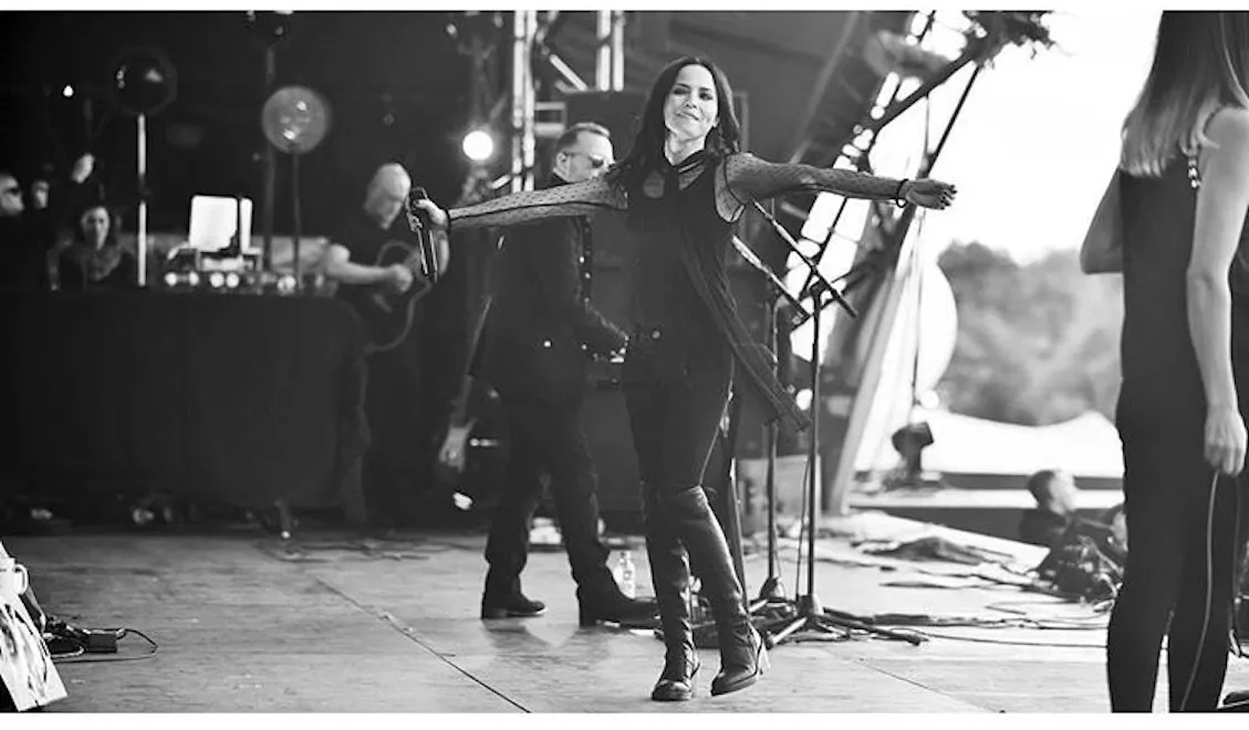 8223151-the-corrs.jpg