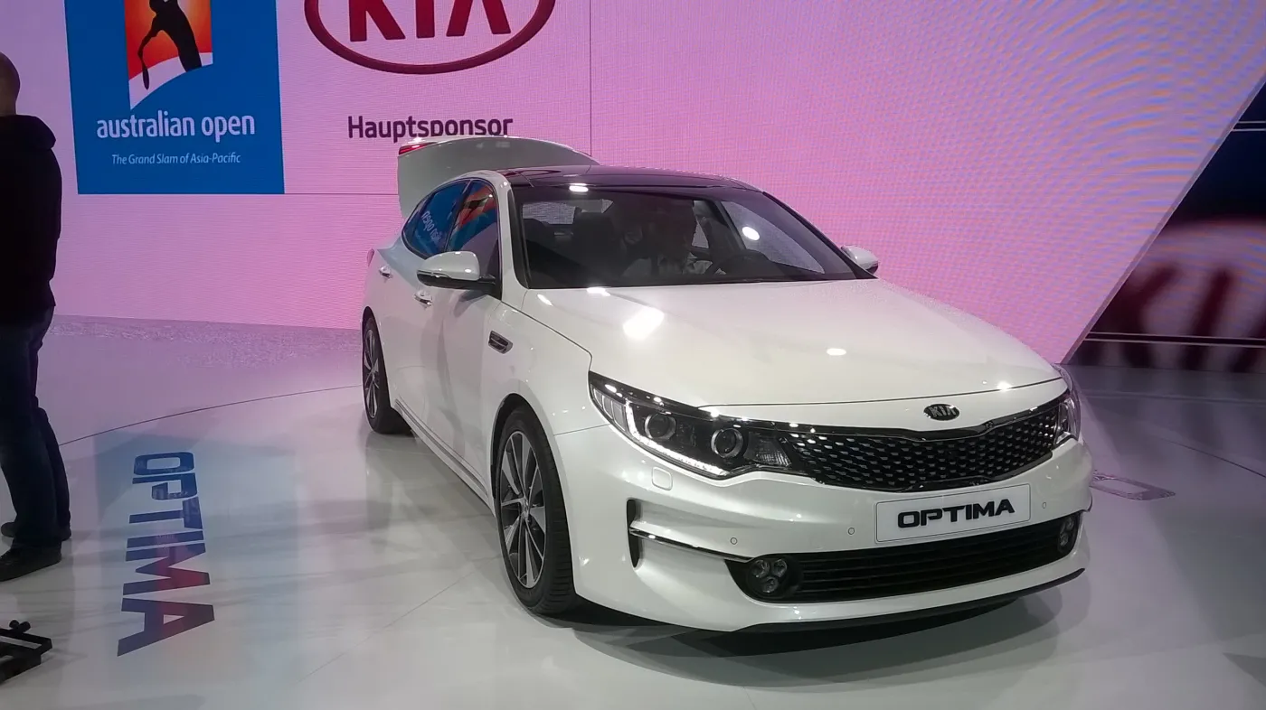 8243764-kia-optima.jpg