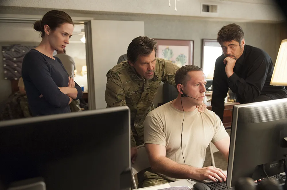 8243489-sicario.jpg