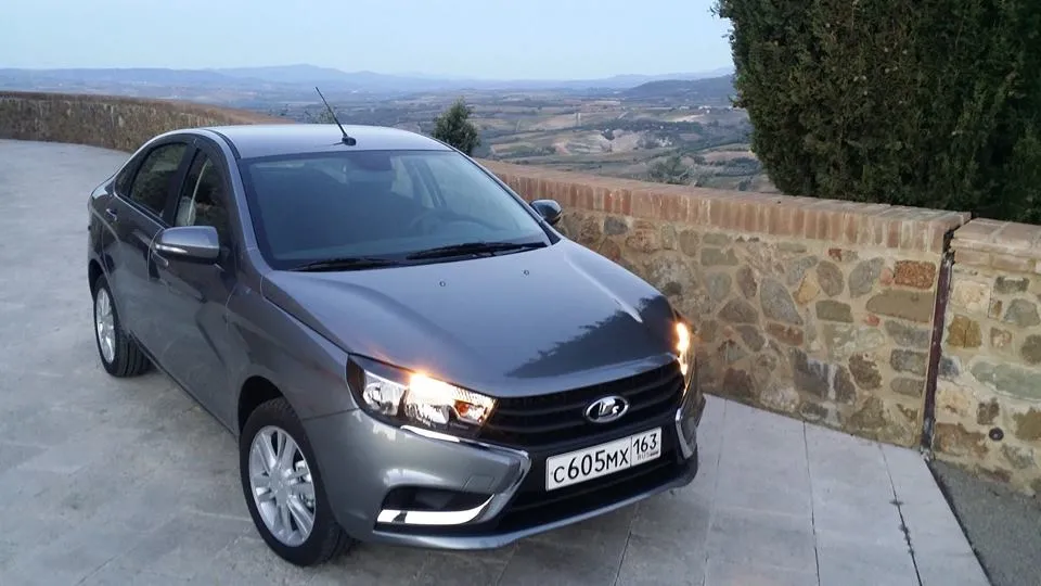 8355232-lada-vesta.jpg