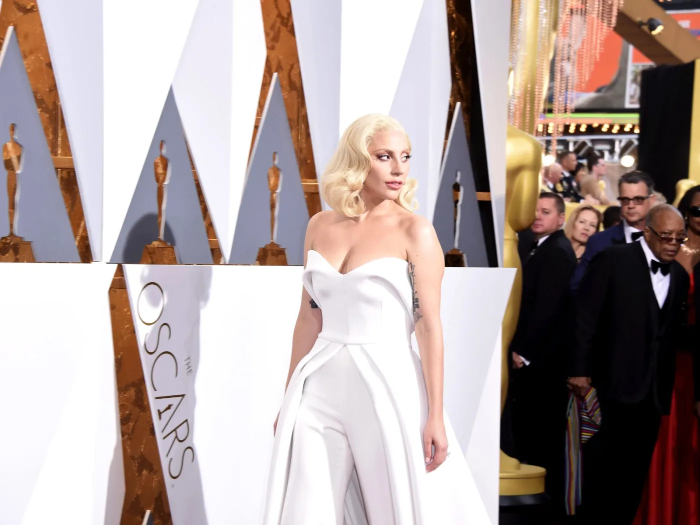8786695-lady-gaga.jpg