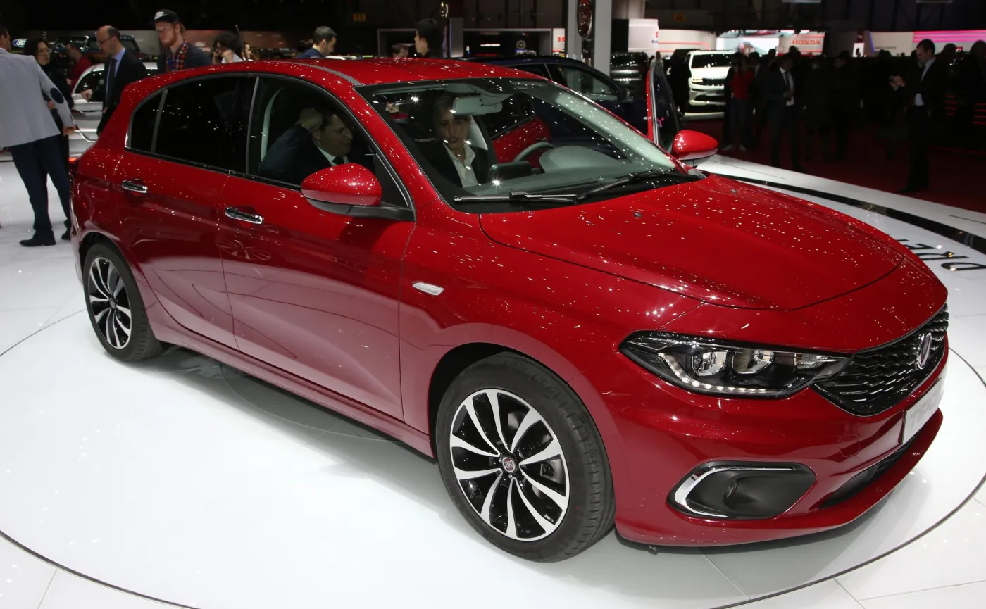 8796498-fiat-tipo.jpg