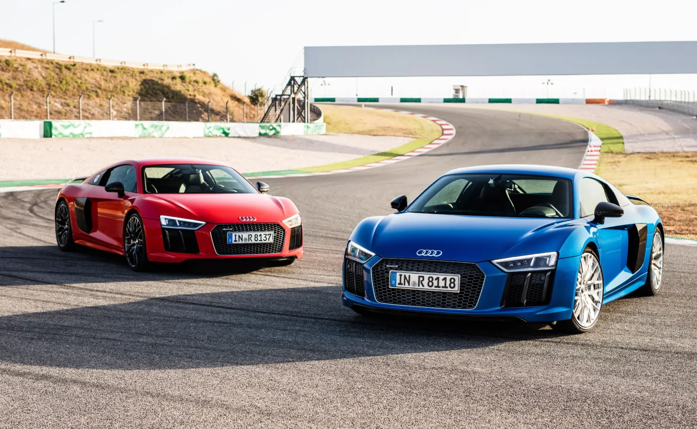 8880326-audi-r8.jpg