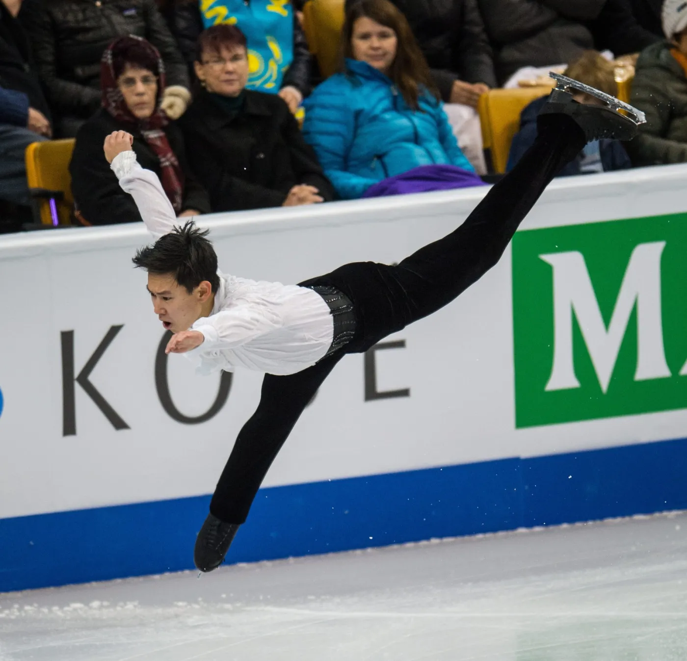 8887168-denis-ten.jpg