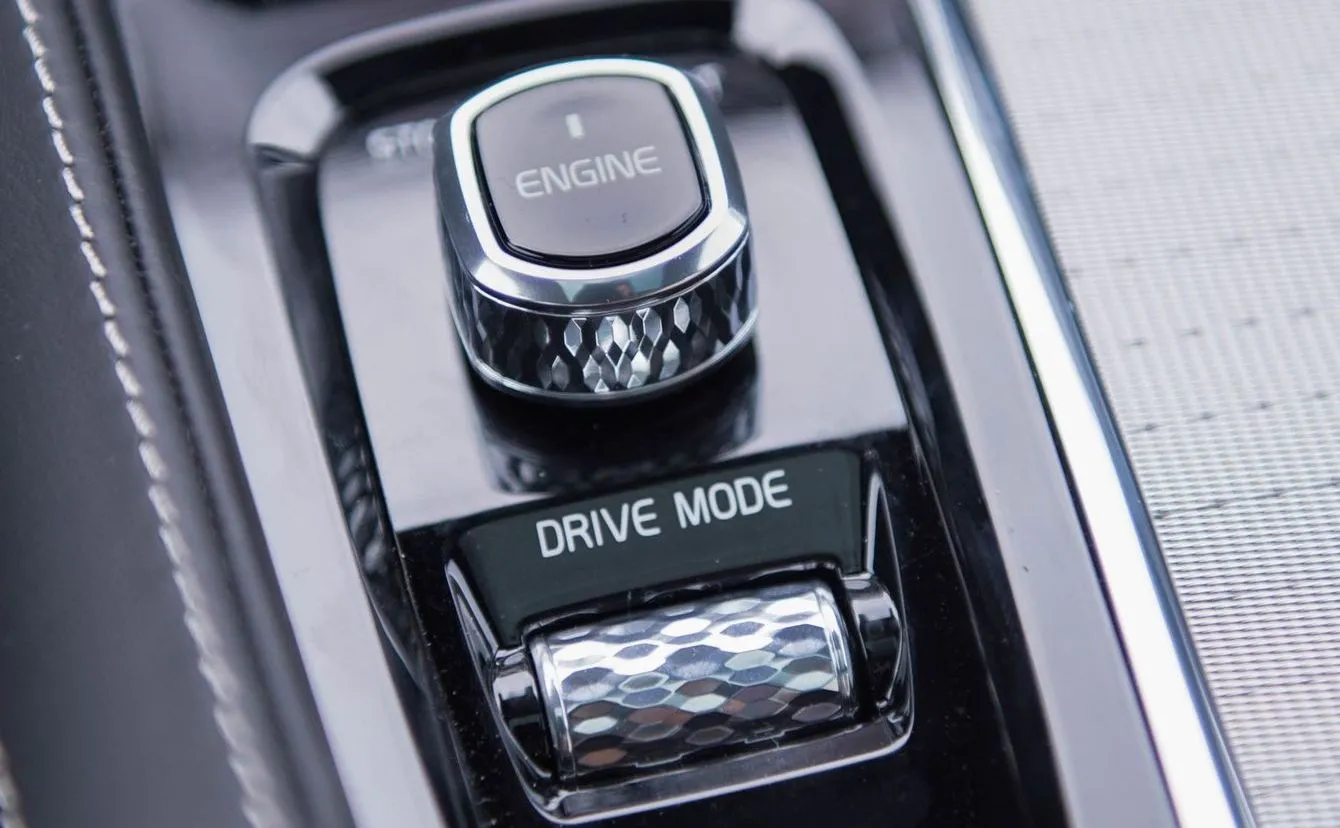 8981484-volvo-xc90.jpg