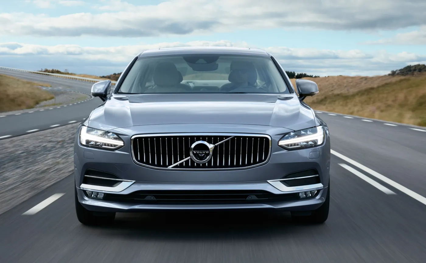8493258-volvo-s90.jpg
