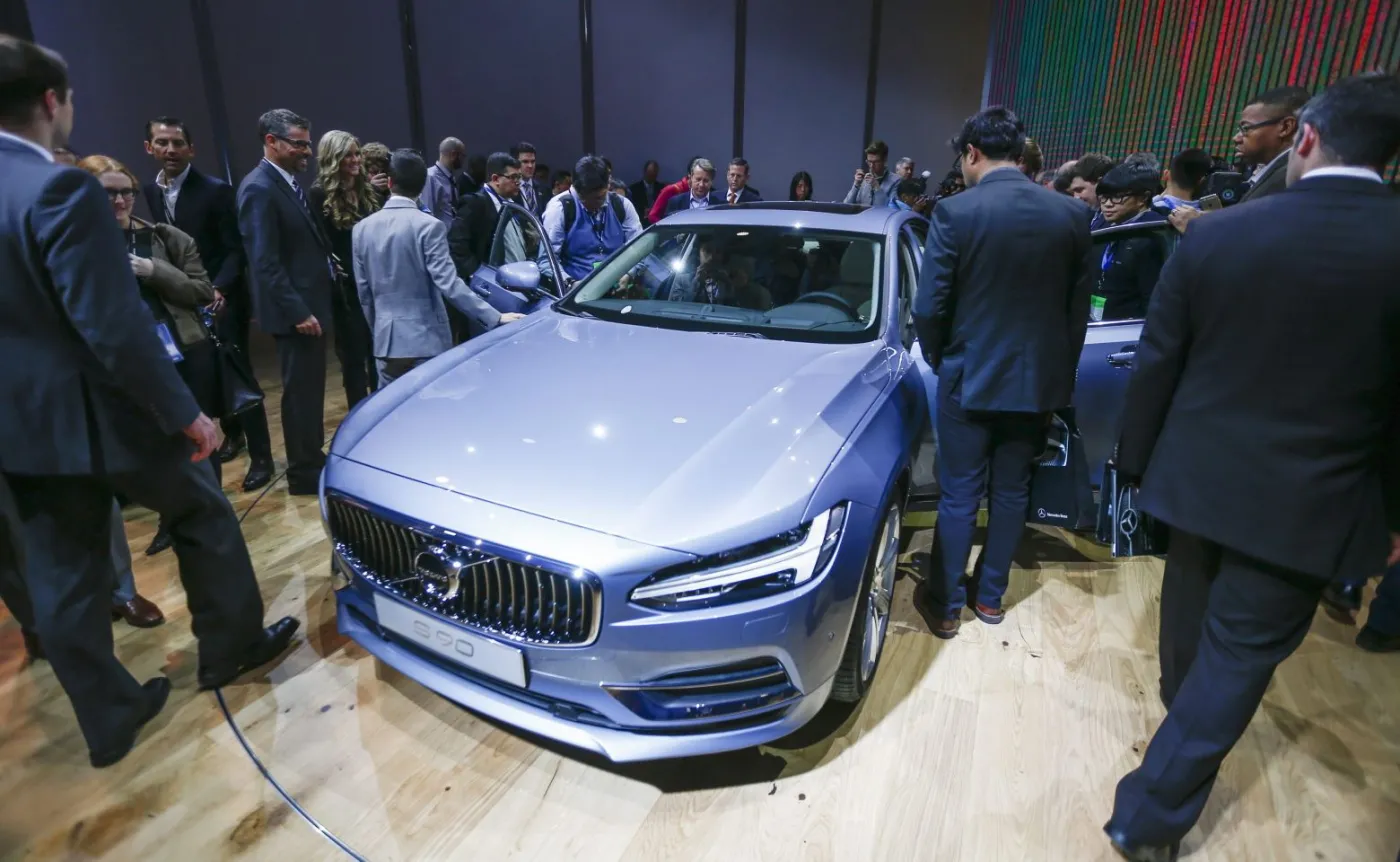 8629022-volvo-s90.jpg