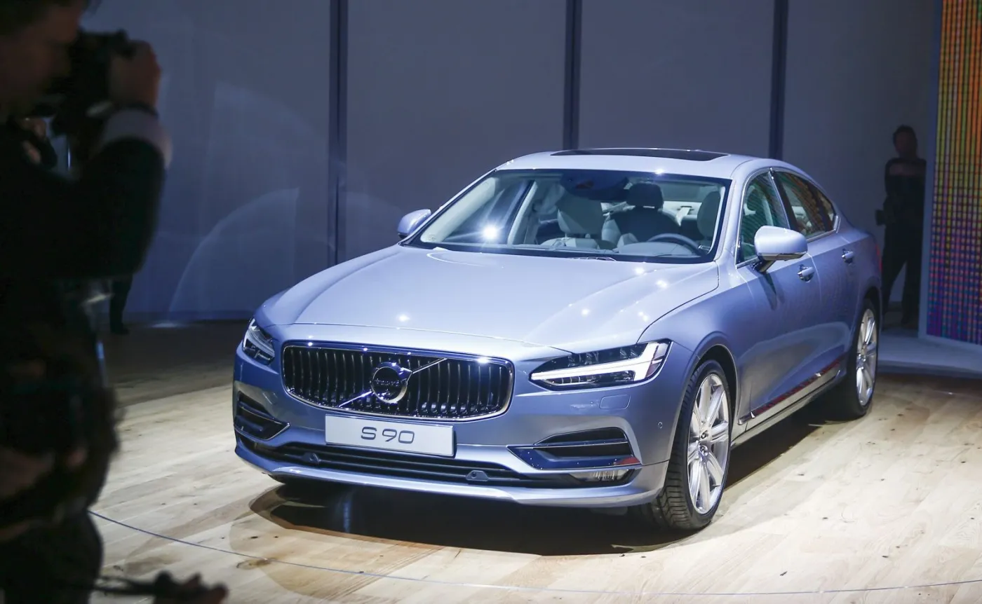 8629054-volvo-s90.jpg