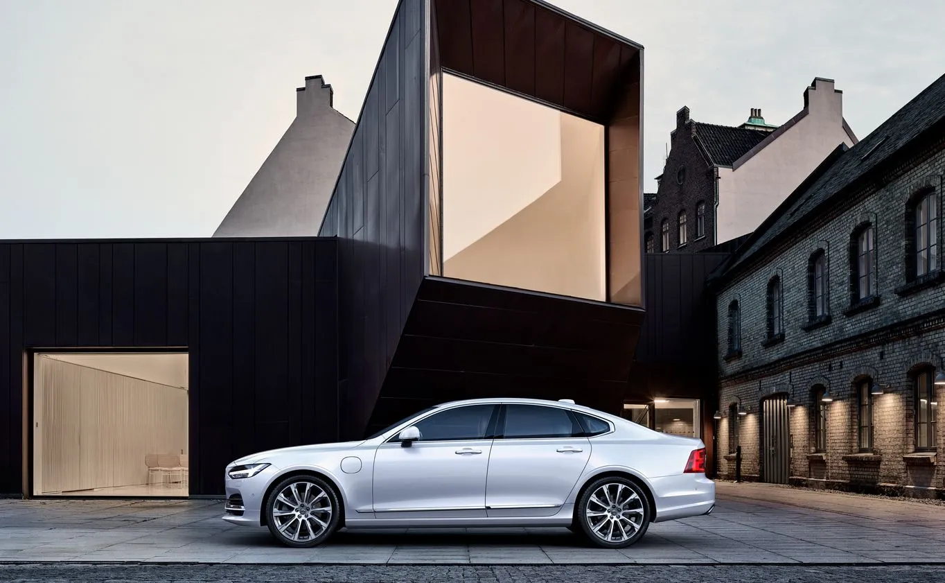 8632781-volvo-s90.jpg