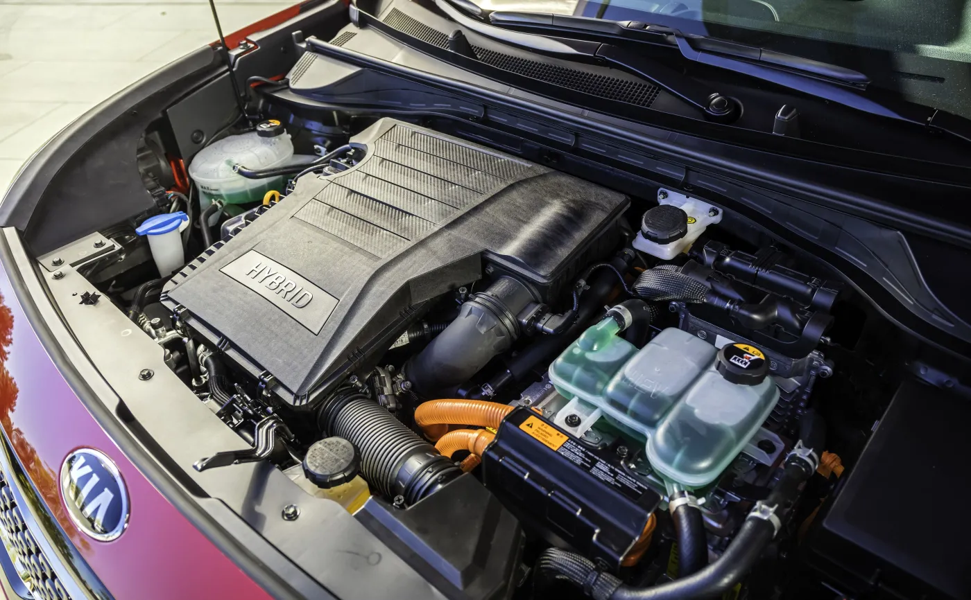 8726829-kia-niro.jpg