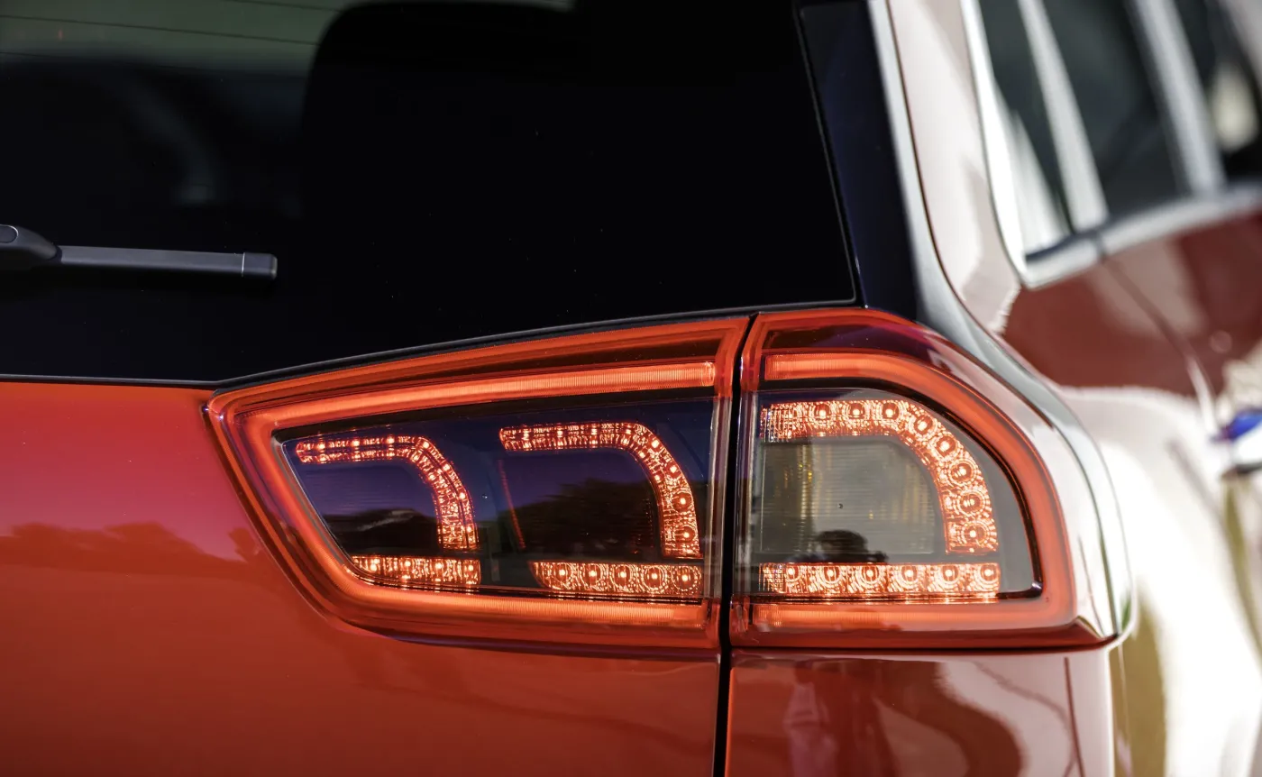 8726893-kia-niro.jpg