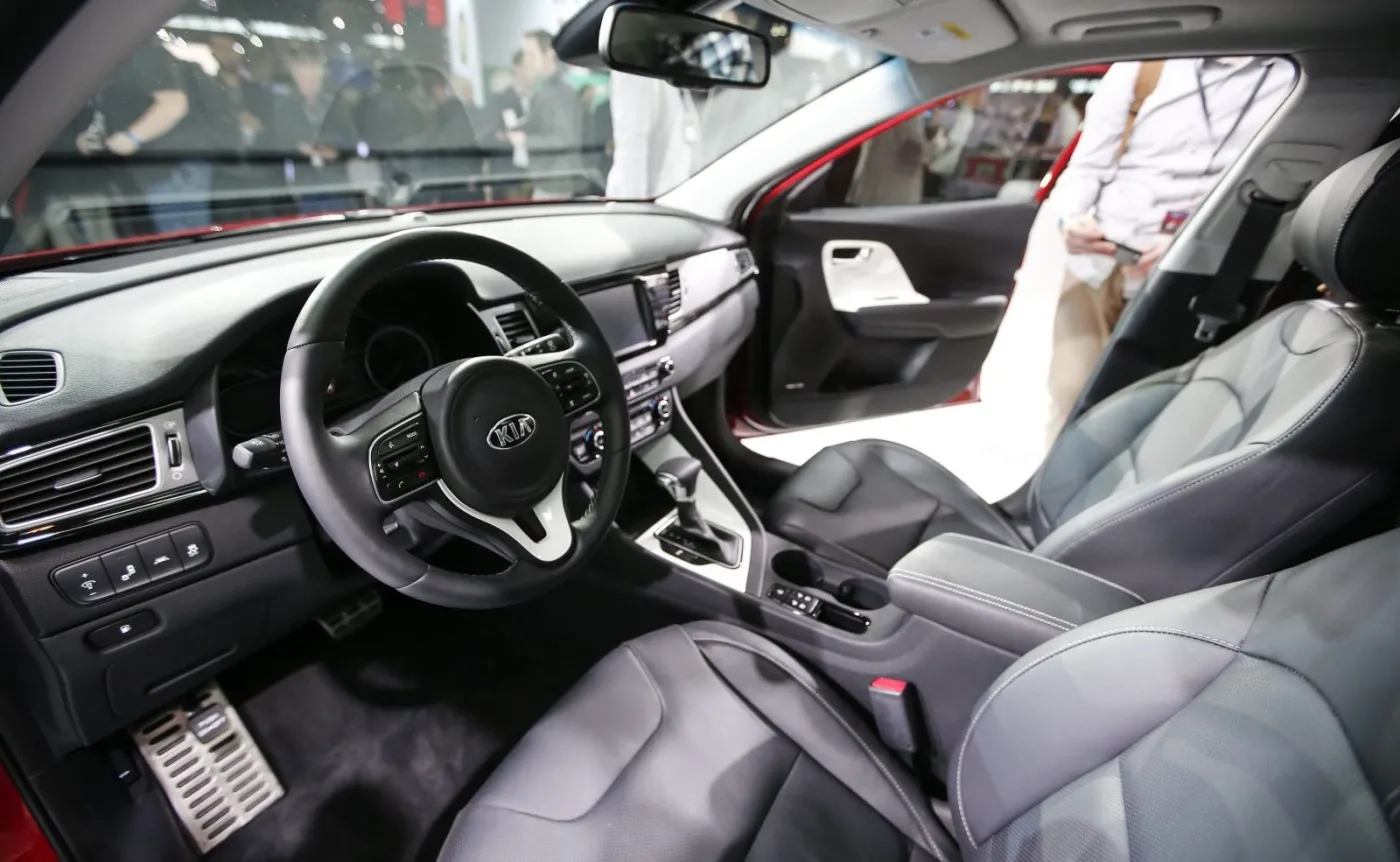 8727794-kia-niro.jpg