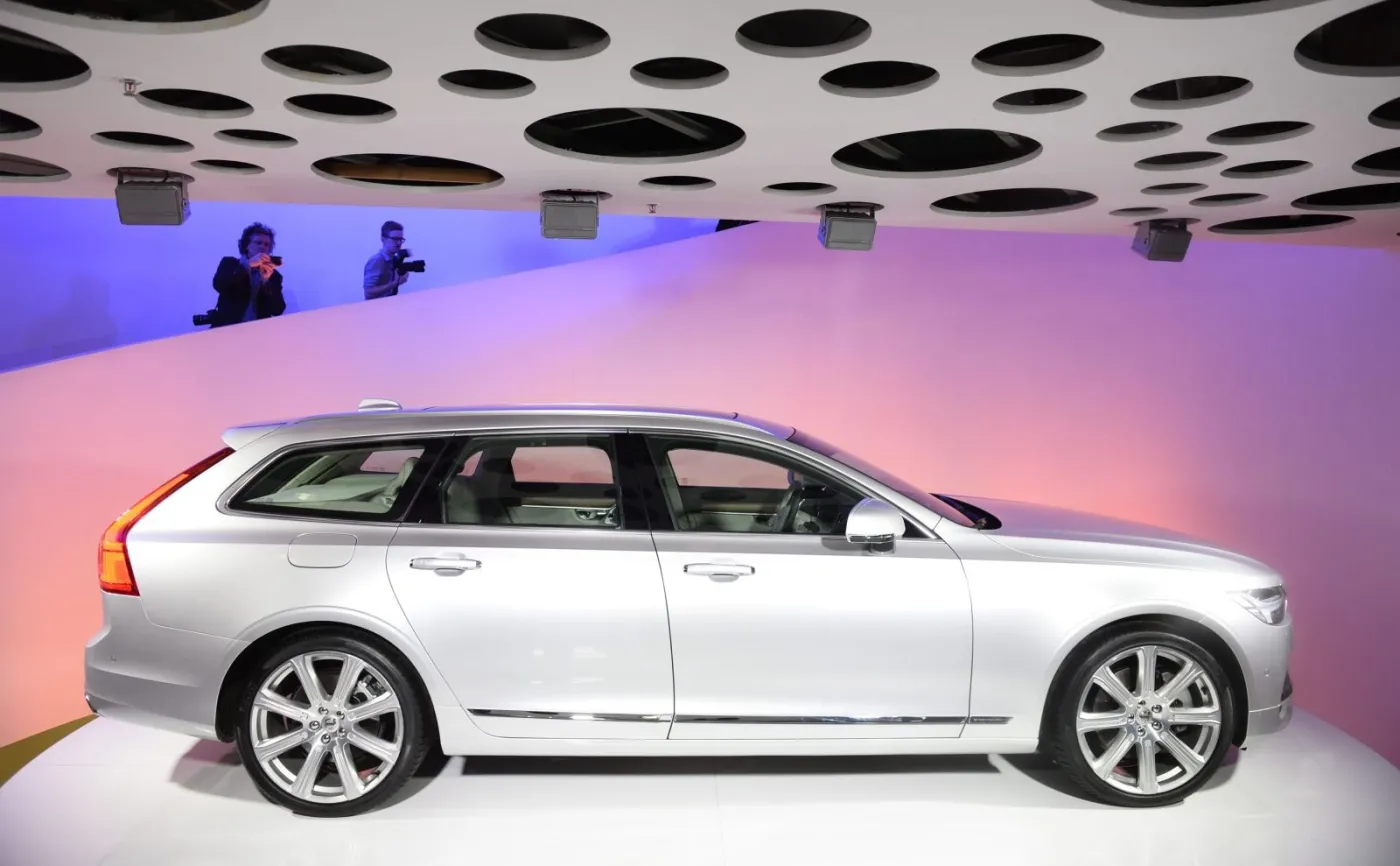 8751897-volvo-v90.jpg