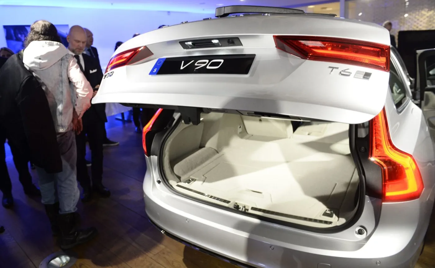 8751929-volvo-v90.jpg
