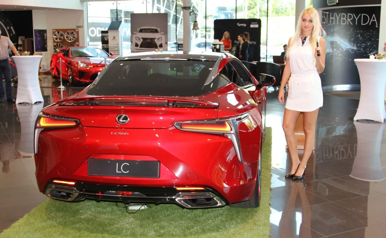 9384604-lexus-lc.jpg