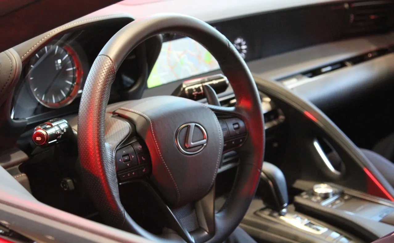 9384853-lexus-lc.jpg