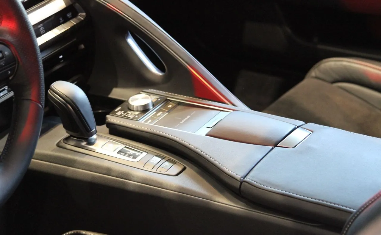9384978-lexus-lc.jpg