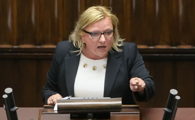 Urzędnicy rządowi odrobią wolne w Boże Ciało w dniu marszu KOD. Kempa: Takie było ich życzenie