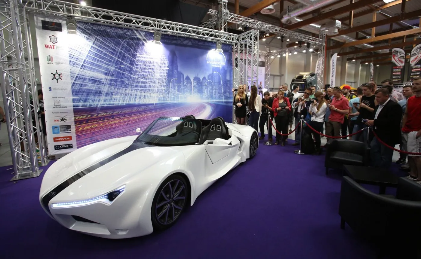 9068888-premier.jpg