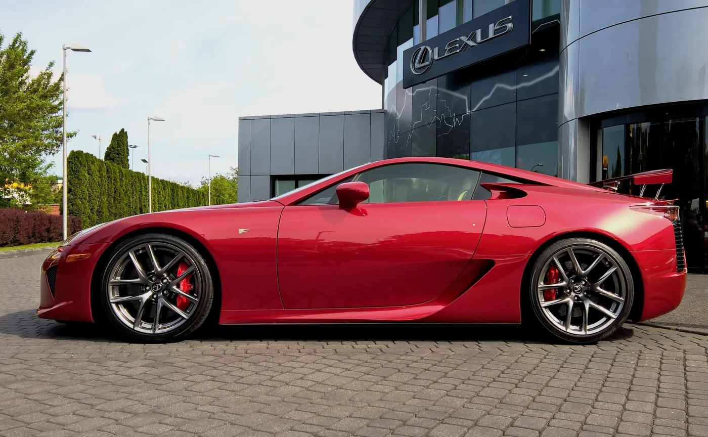 9076981-lexus-lfa.jpg
