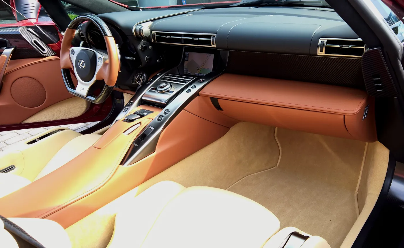 9077077-lexus-lfa.jpg