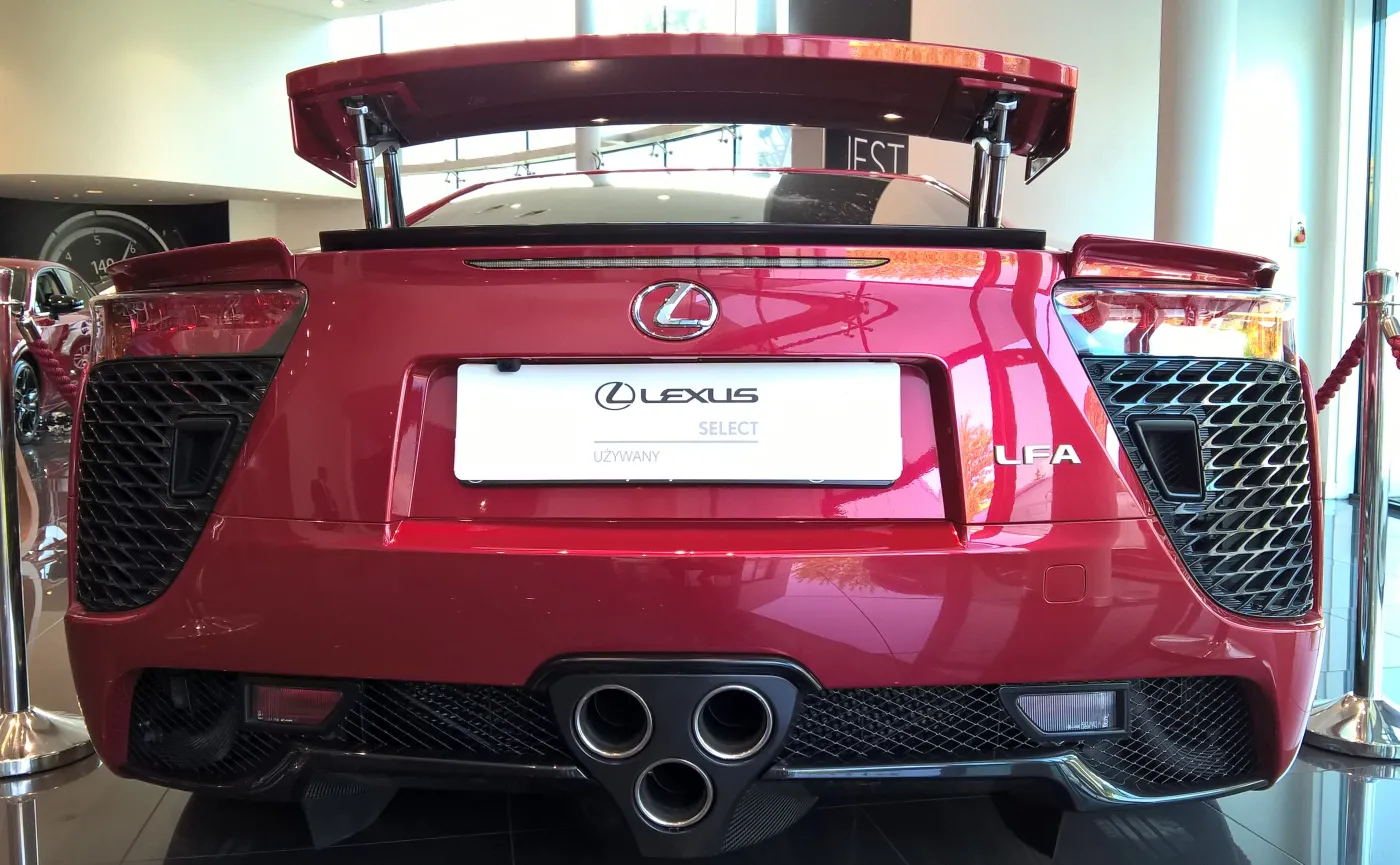 9077205-lexus-lfa.jpg