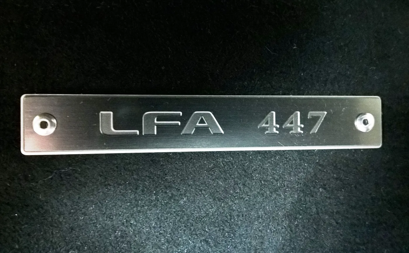 9077237-lexus-lfa.jpg