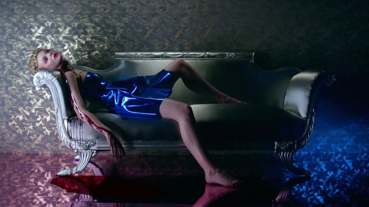 "Neon Demon": Elle Fanning zabójczo piękna w zwiastunie kontrowersyjnego filmu Refna