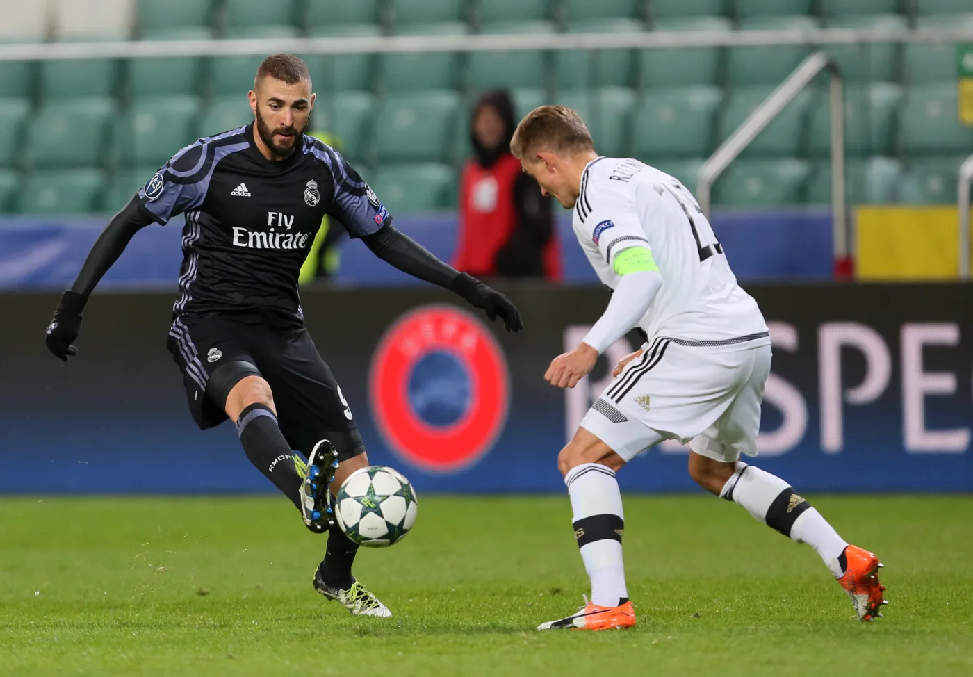 9580765-legia-real.jpg