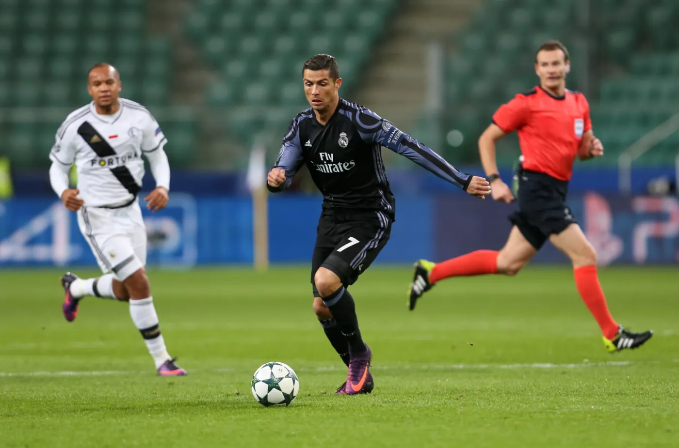 9580351-legia-real.jpg