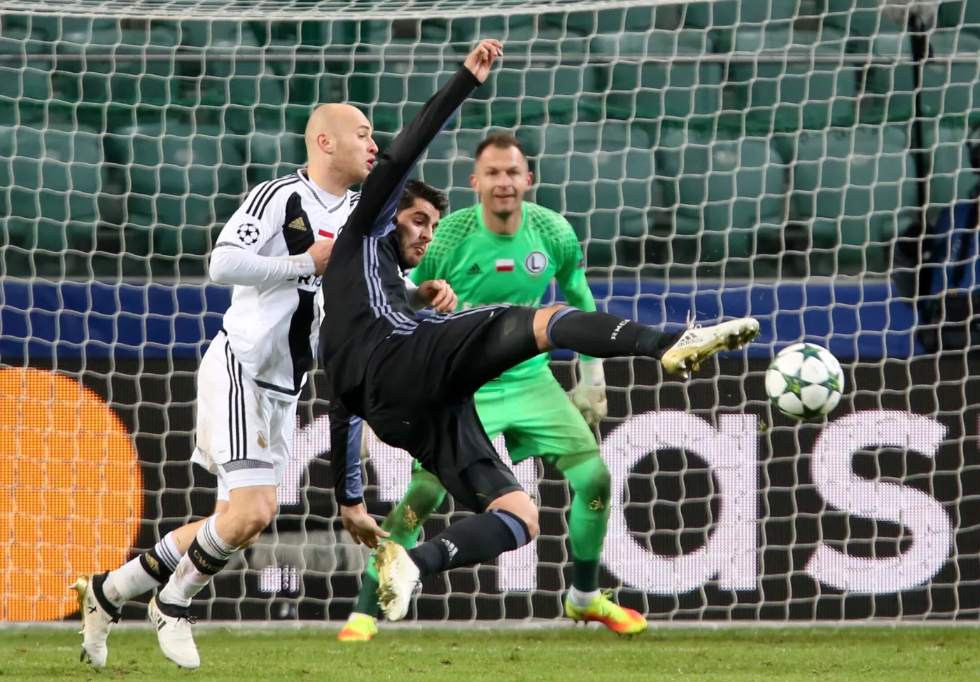 9581032-legia-real.jpg