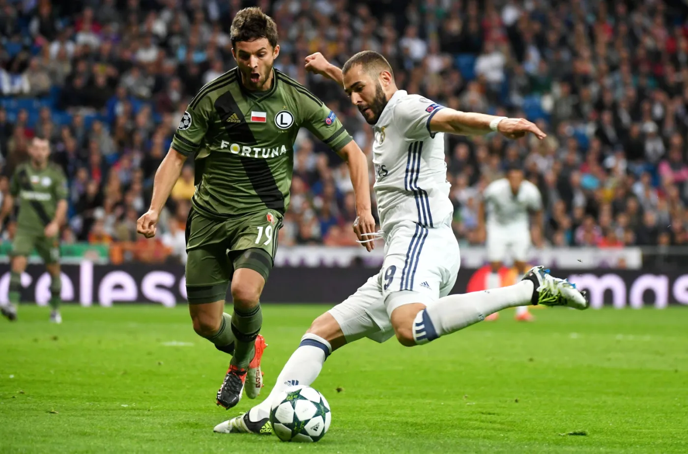9542262-real-legia.jpg