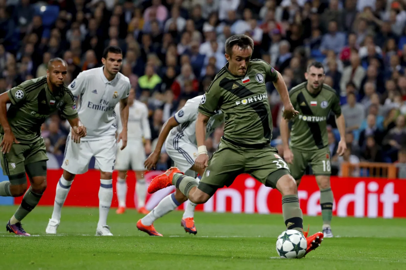 9542326-real-legia.jpg