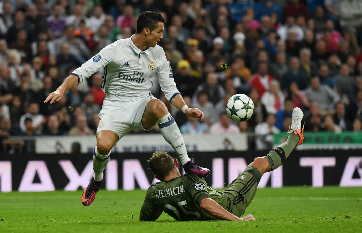 9542390-real-legia.jpg