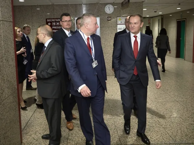 Spór wokół szefa Rady Europejskiej osłabi pozycję Polski w UE? SONDAŻ