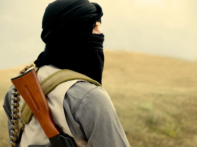 ISIS zbija fortunę na ropie. Tylko, kto ją kupuje?