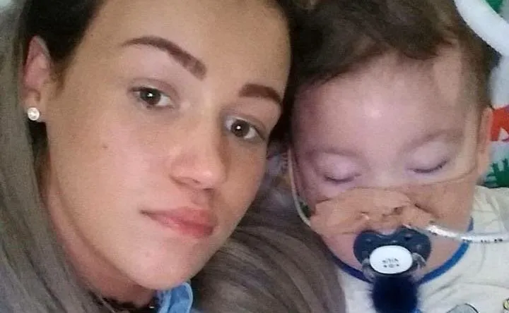 Alfie Evans z mamą Fot. Facebook/Alfies Army Official