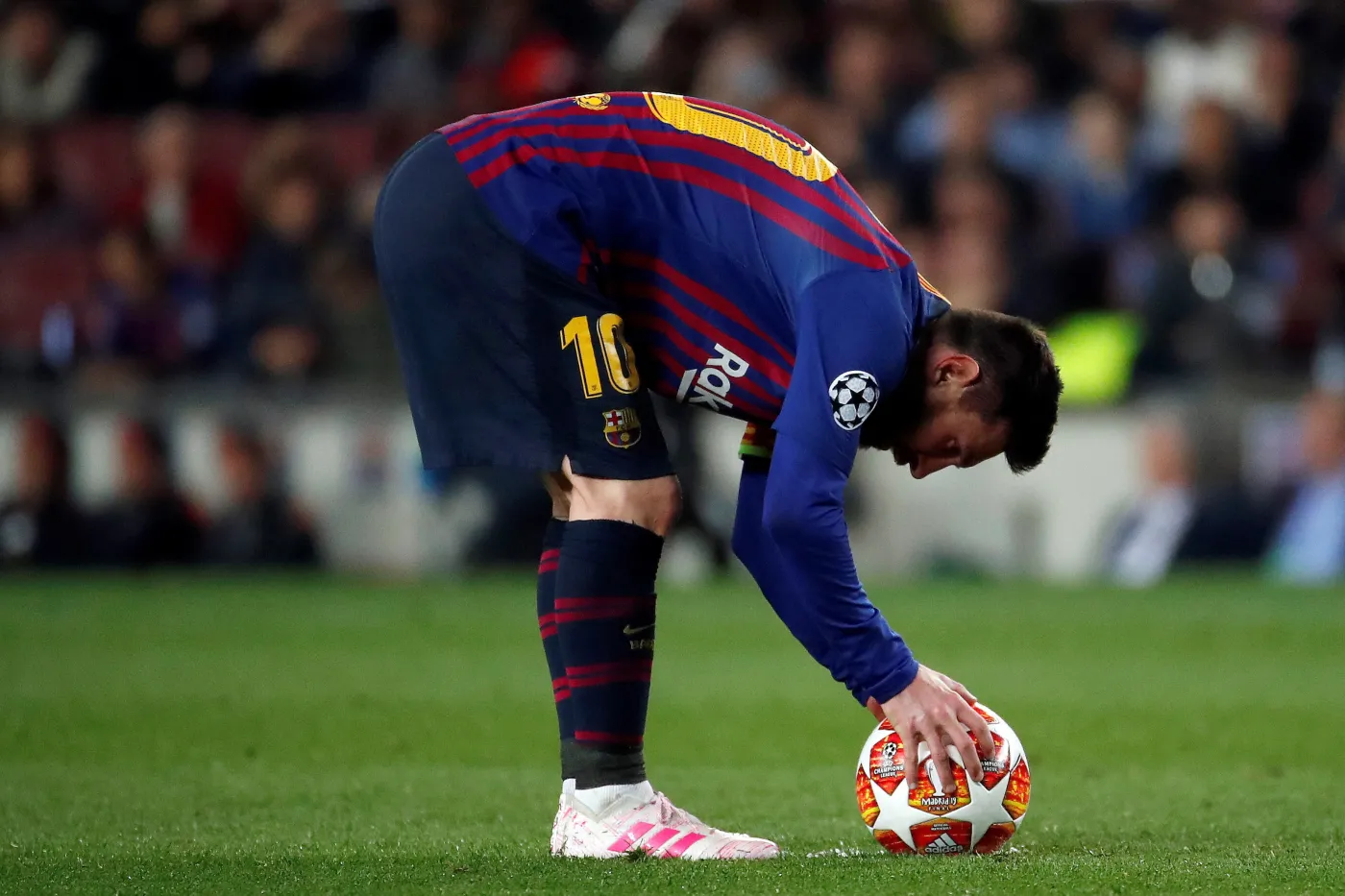 Media w Anglii nie dają większych szans Liverpoolowi na awans. Messi wbił sztylet w serce "The Reds"