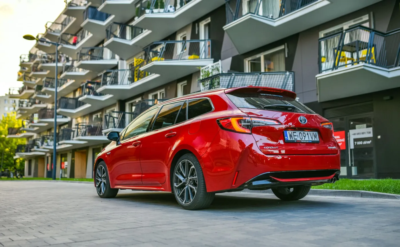Toyota Corolla TS Kombi 2.0 Hybrid e-CVT Executive 