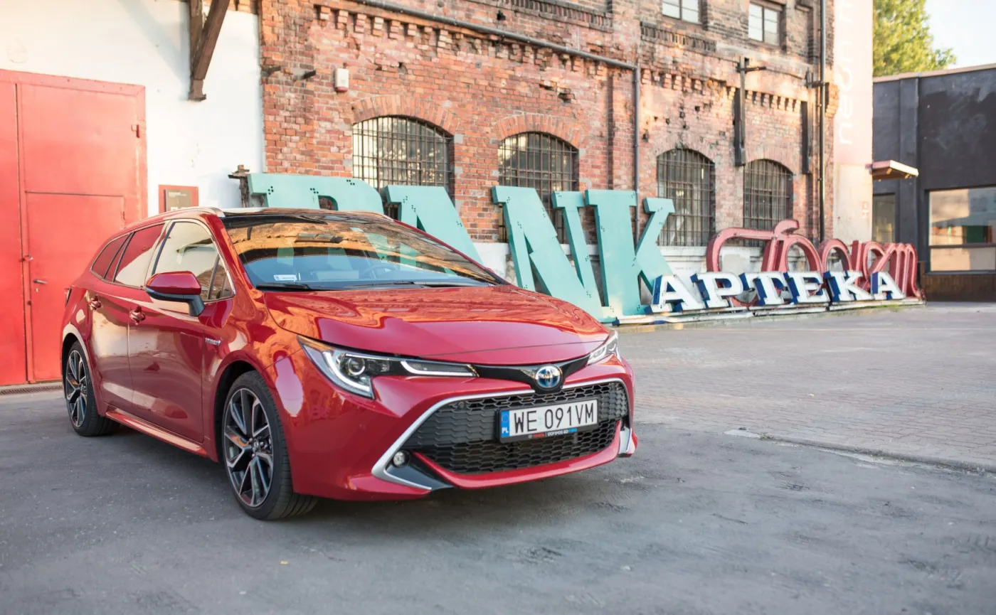 Toyota Corolla TS Kombi 2.0 Hybrid e-CVT Executive 