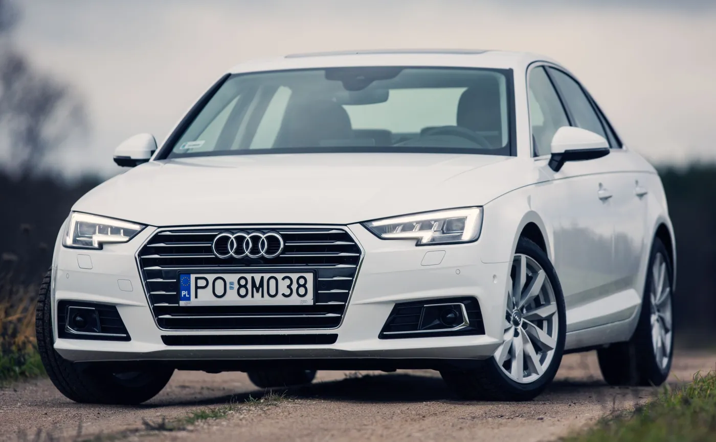 8540092-audi-a4.jpg
