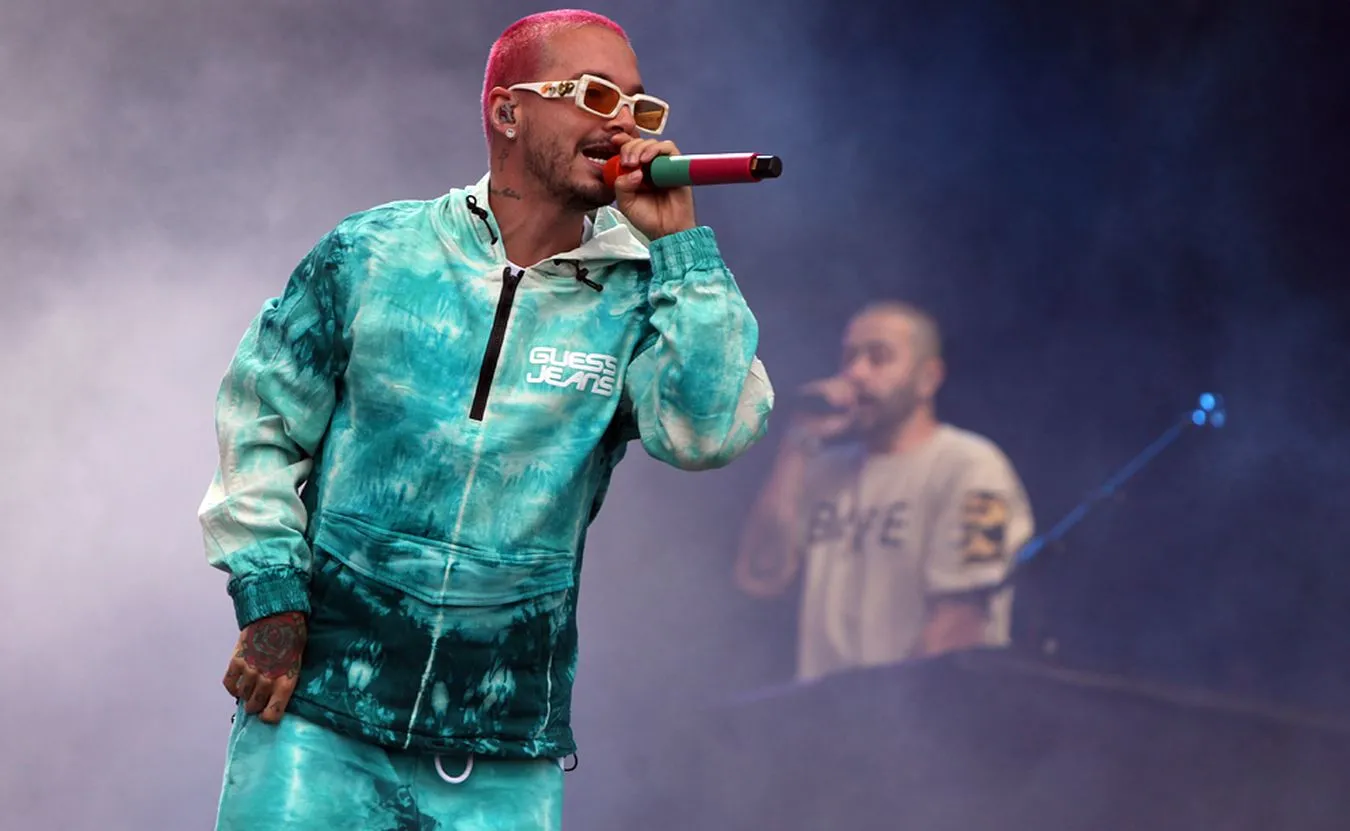 12448086-j-balvin.jpg