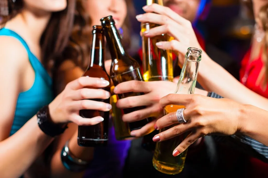 6385311-alkohol.jpg