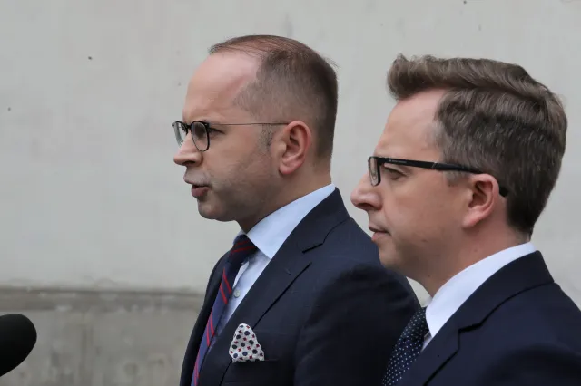 Sprawa zakupu respiratorów. Posłowie KO z kontrolą poselską w Ministerstwie Zdrowia