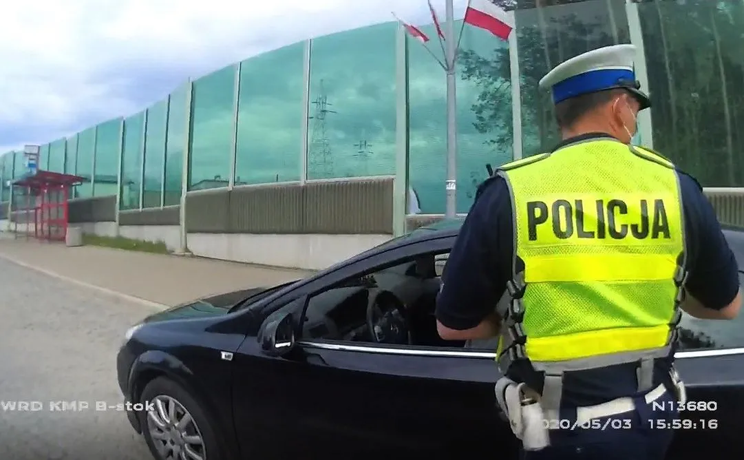 Chwile grozy na Śląsku. Pirat drogowy staranował policjantów