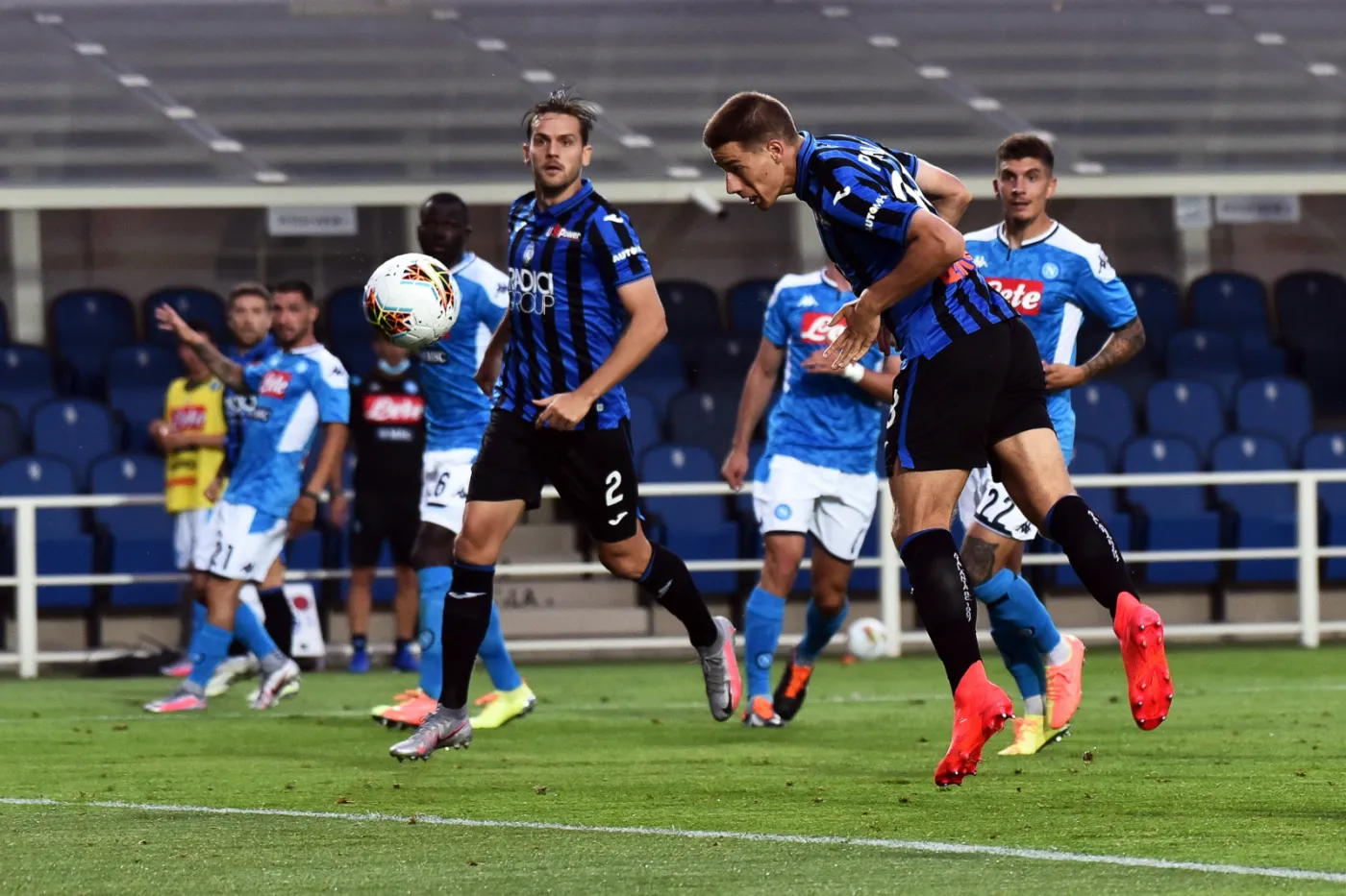 Milik i Zieliński na tarczy. Atalanta wygrała z Napoli
