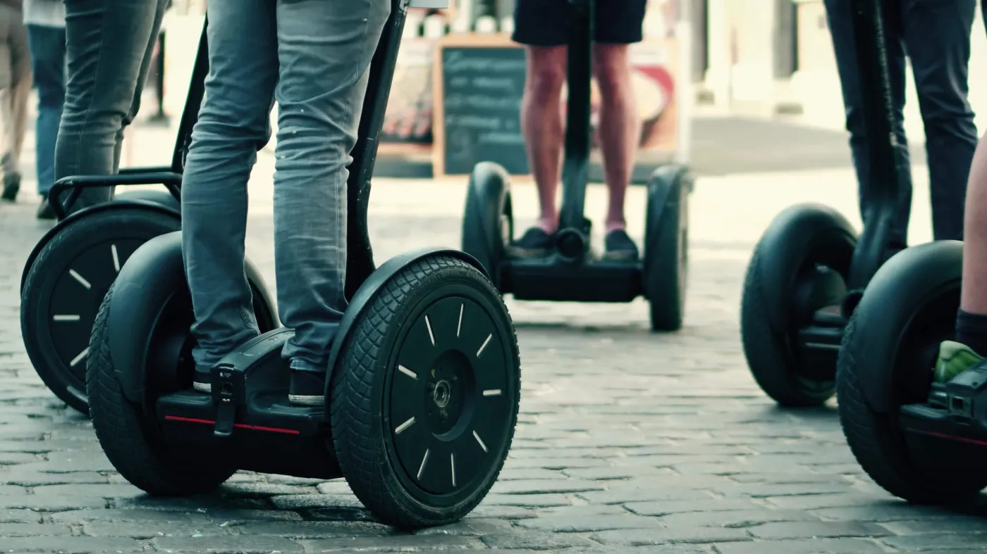 Ten pojazd uwielbiali turyści i policjanci. Firma jednak kończy produkcję Segwaya