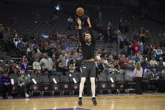 Trzech kolejnych koszykarzy NBA zakażonych koronawirusem