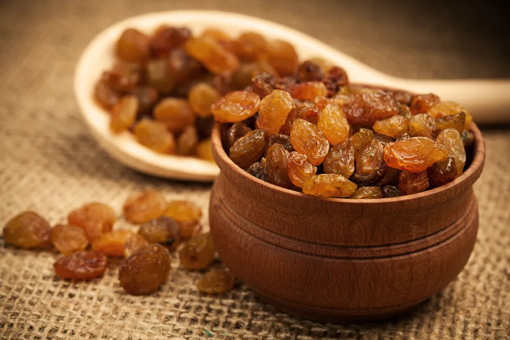 Uwaga! Sanepid wykrył dwutlenek siarki w rodzynkach