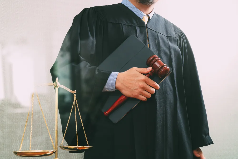Pijany sędzia spowodował kolizję. Został odsunięty od czynności służbowych